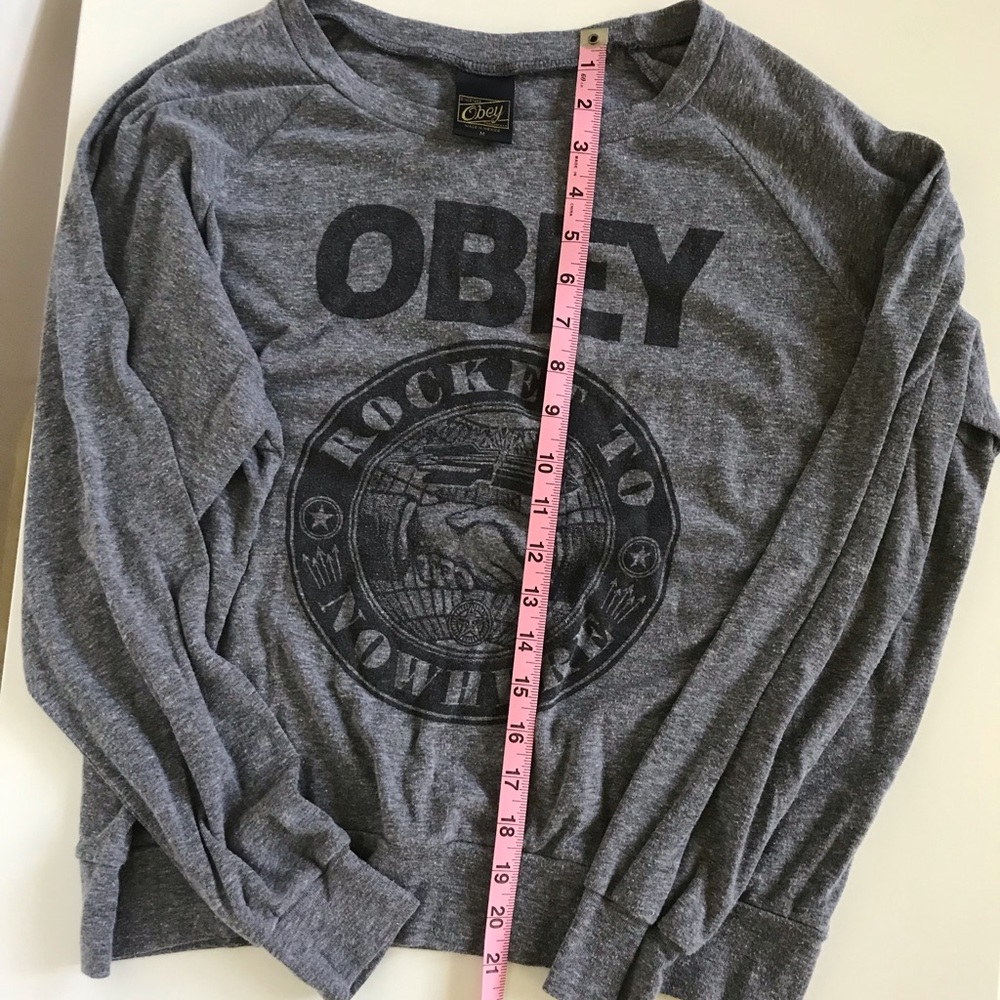 Obey women’s sweater medium grey
